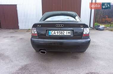 Седан Audi A4 1995 в 