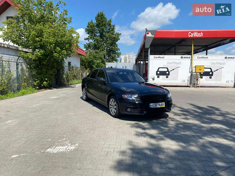 Седан Audi A4 2011 в Львові