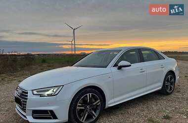 Седан Audi A4 2017 в 