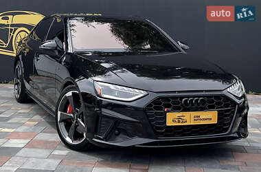 Седан Audi A4 2020 в 