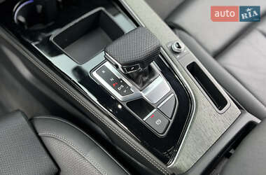 Седан Audi A4 2020 в 