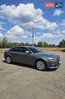 Седан Audi A4 2013 в 