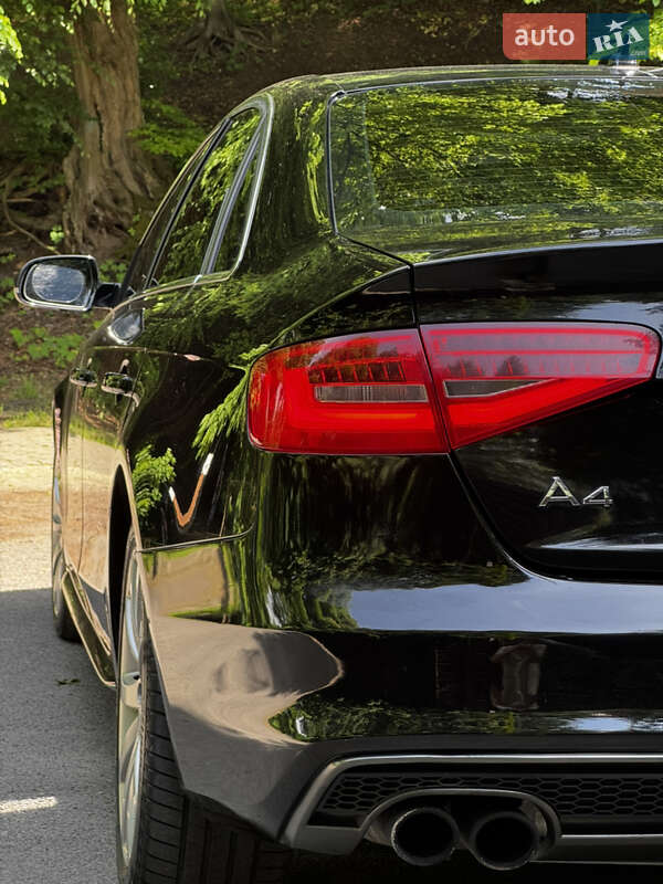 Седан Audi A4 2013 в Львові