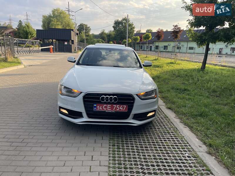 Седан Audi A4 2014 в Львові