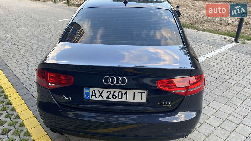 Седан Audi A4 2012 в Ивано-Франковске