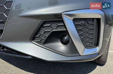 Седан Audi A4 2021 в 