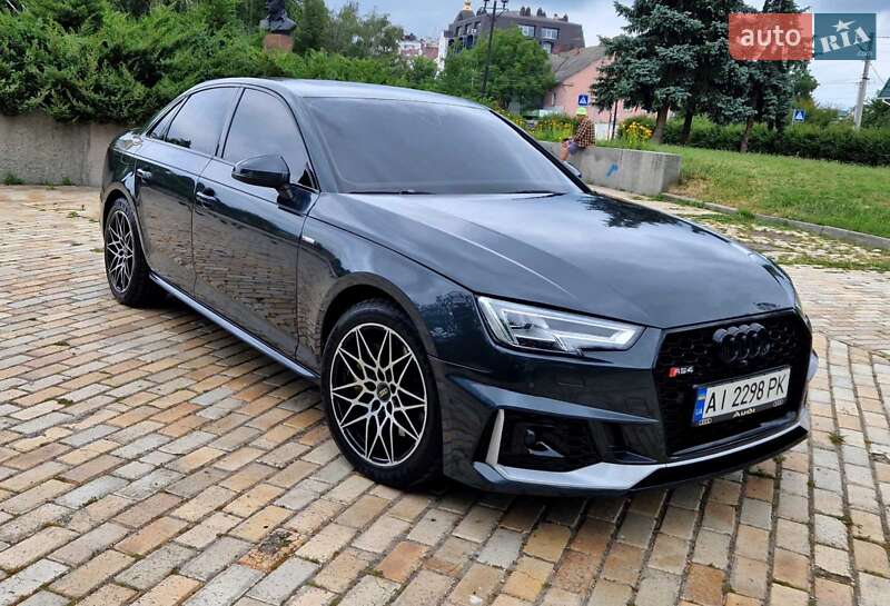 Седан Audi A4 2016 в 