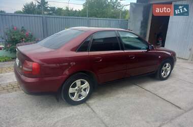 Седан Audi A4 2000 в 