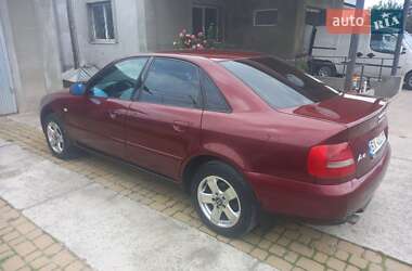 Седан Audi A4 2000 в 