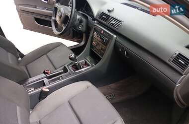 Седан Audi A4 2001 в 