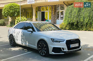 Седан Audi A4 2016 в 