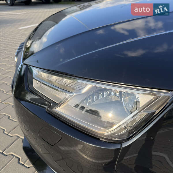 Седан Audi A4 2016 в Киеве