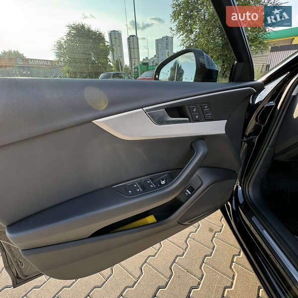 Седан Audi A4 2016 в Киеве