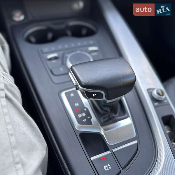 Седан Audi A4 2016 в Киеве