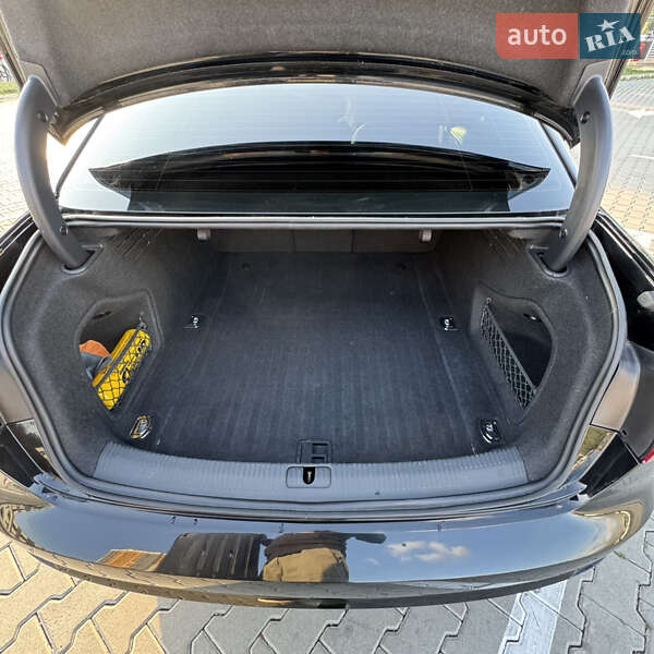 Седан Audi A4 2016 в Киеве