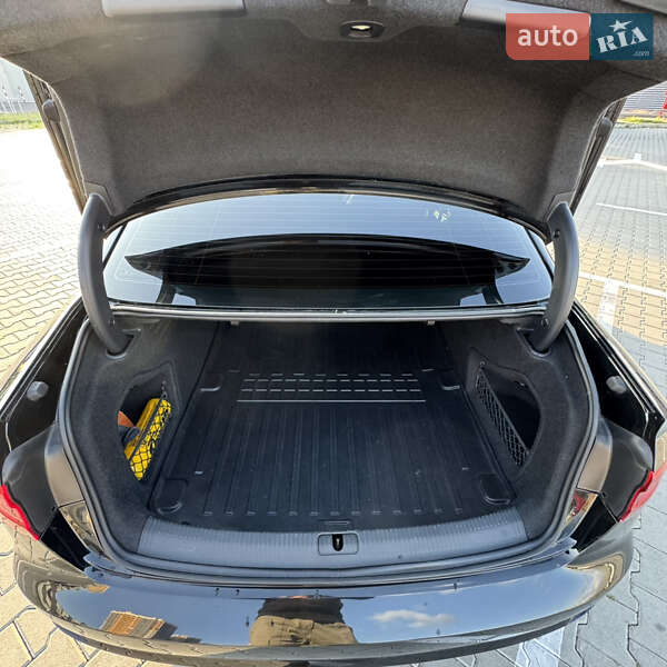 Седан Audi A4 2016 в Киеве