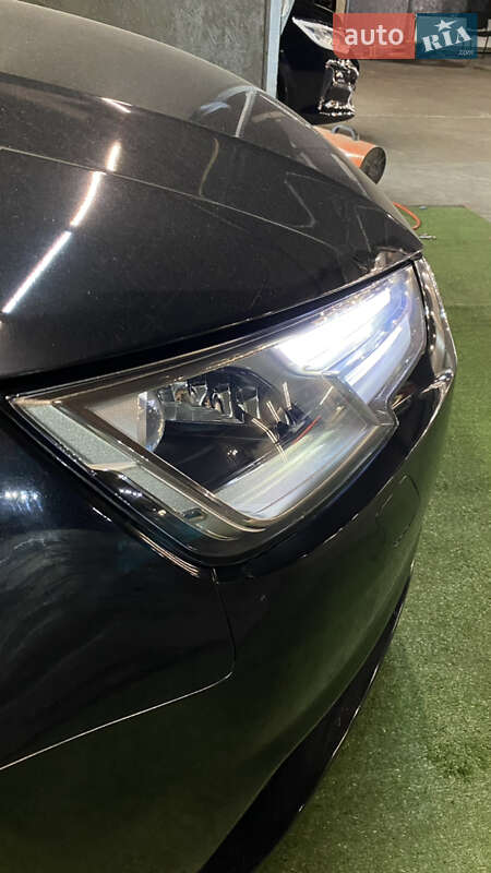 Седан Audi A4 2016 в Киеве