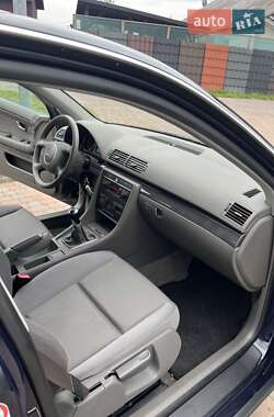 Седан Audi A4 2003 в 