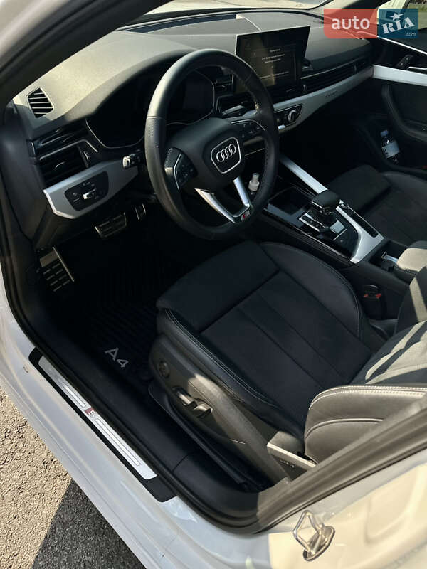 Седан Audi A4 2022 в Запорожье
