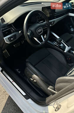 Седан Audi A4 2022 в 