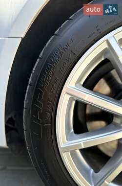 Седан Audi A4 2015 в 