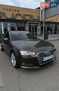 Седан Audi A4 2018 в Дніпрі