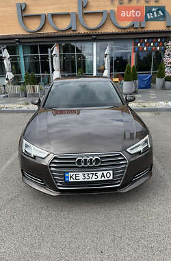 Седан Audi A4 2018 в 