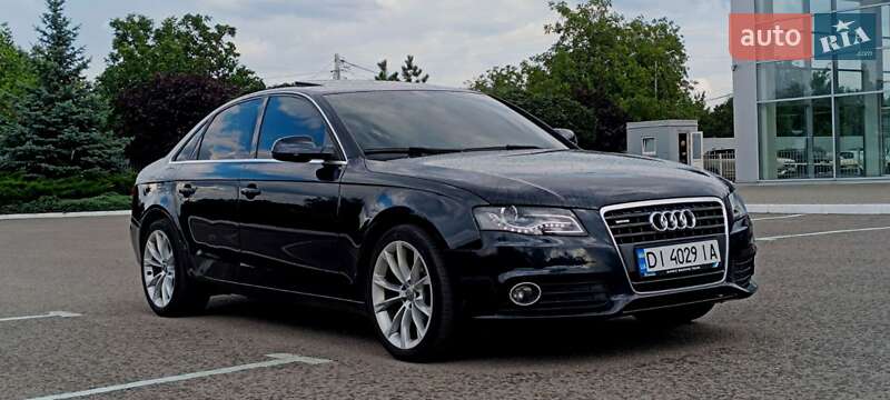 Седан Audi A4 2012 в 