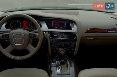 Седан Audi A4 2012 в 