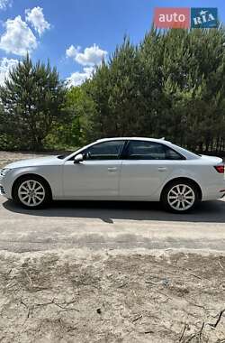 Седан Audi A4 2019 в 