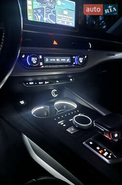 Седан Audi A4 2016 в 