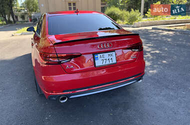 Седан Audi A4 2017 в 