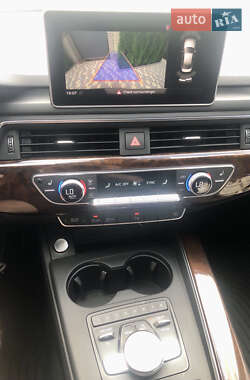 Седан Audi A4 2018 в 