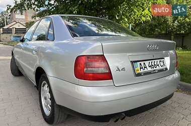 Седан Audi A4 2001 в 