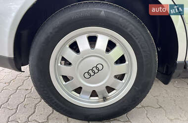 Седан Audi A4 2001 в 