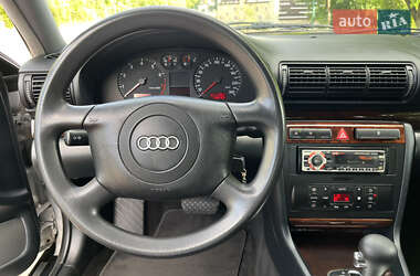 Седан Audi A4 2001 в 