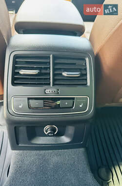 Седан Audi A4 2016 в 