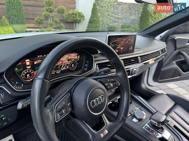 Седан Audi A4 2018 в Стрию