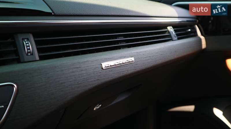Седан Audi A4 2023 в Киеве