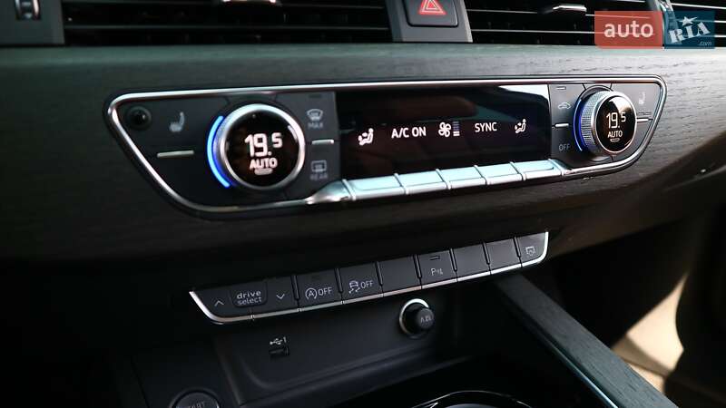 Седан Audi A4 2023 в Киеве