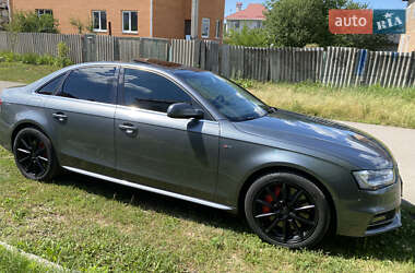 Седан Audi A4 2015 в 