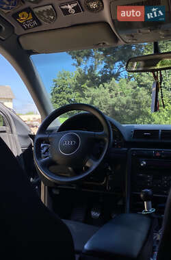 Седан Audi A4 2001 в 