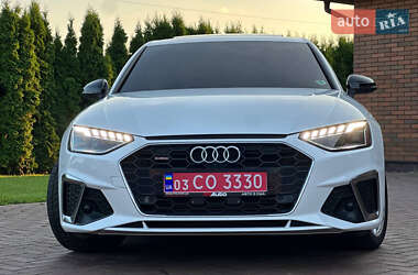 Седан Audi A4 2022 в 
