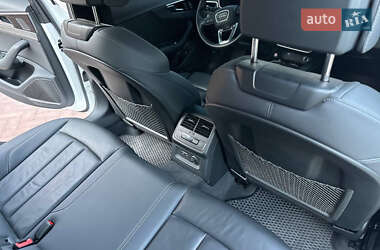 Седан Audi A4 2022 в 