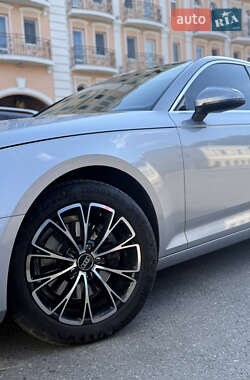 Седан Audi A4 2015 в 
