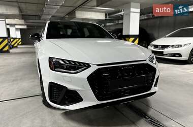 Седан Audi A4 2020 в 