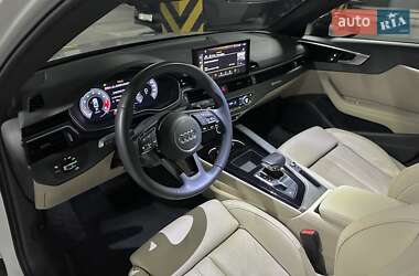 Седан Audi A4 2020 в 