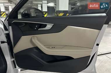 Седан Audi A4 2020 в 