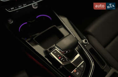 Седан Audi A4 2020 в 