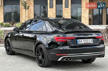 Седан Audi A4 2016 в 